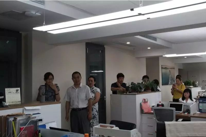 久杰易经研究会走访盈科律师事务所