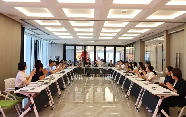 盈科资讯 | 青春证当红 律途征启航——2024年度盈科大连授徽仪式成功举行